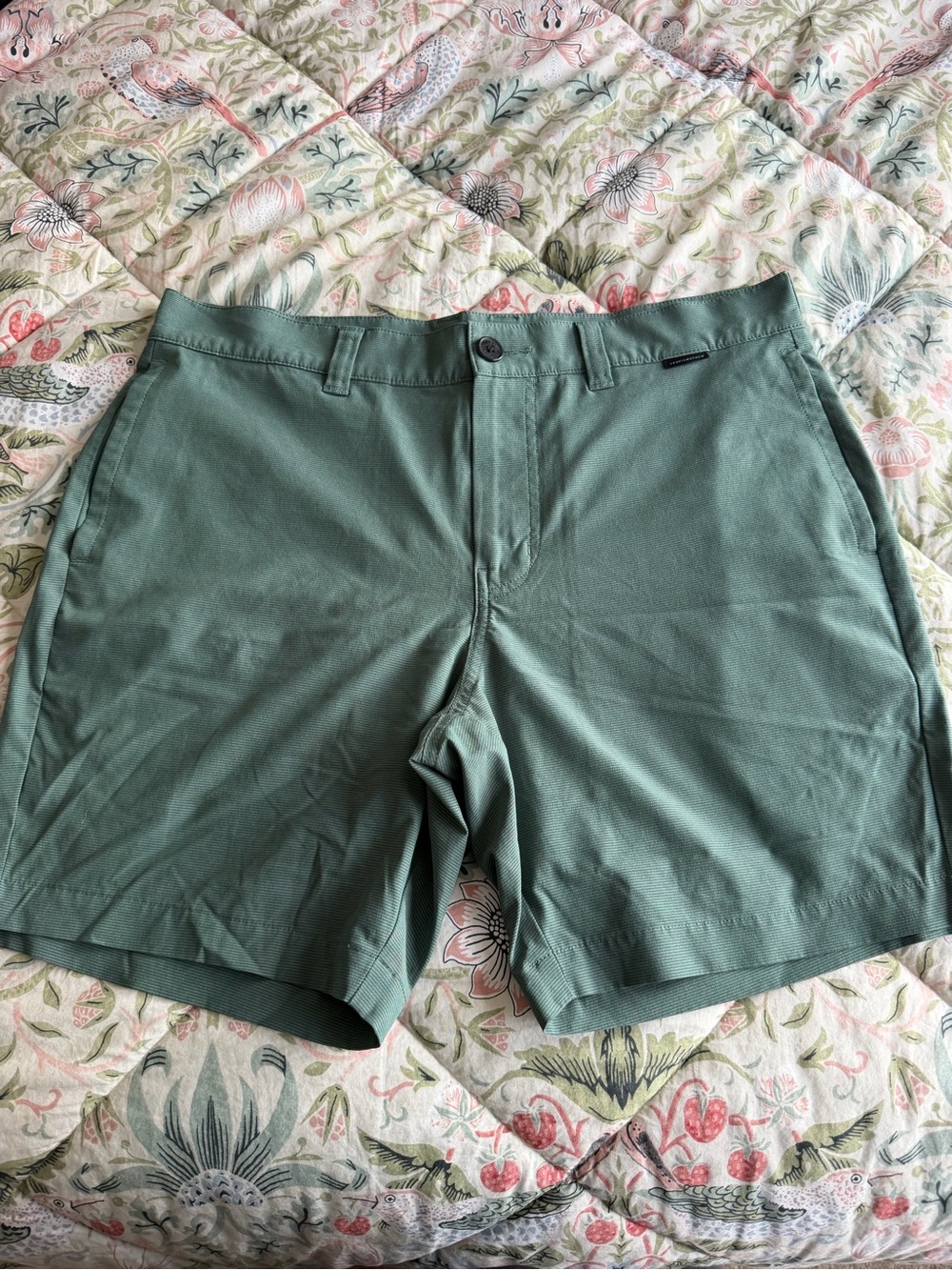Travis Mathew Men’s 5 inch shorts